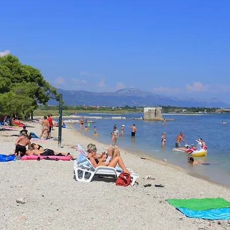 Luxury With A Swimming Pool Plano, - 18490 * Τρογκίρ